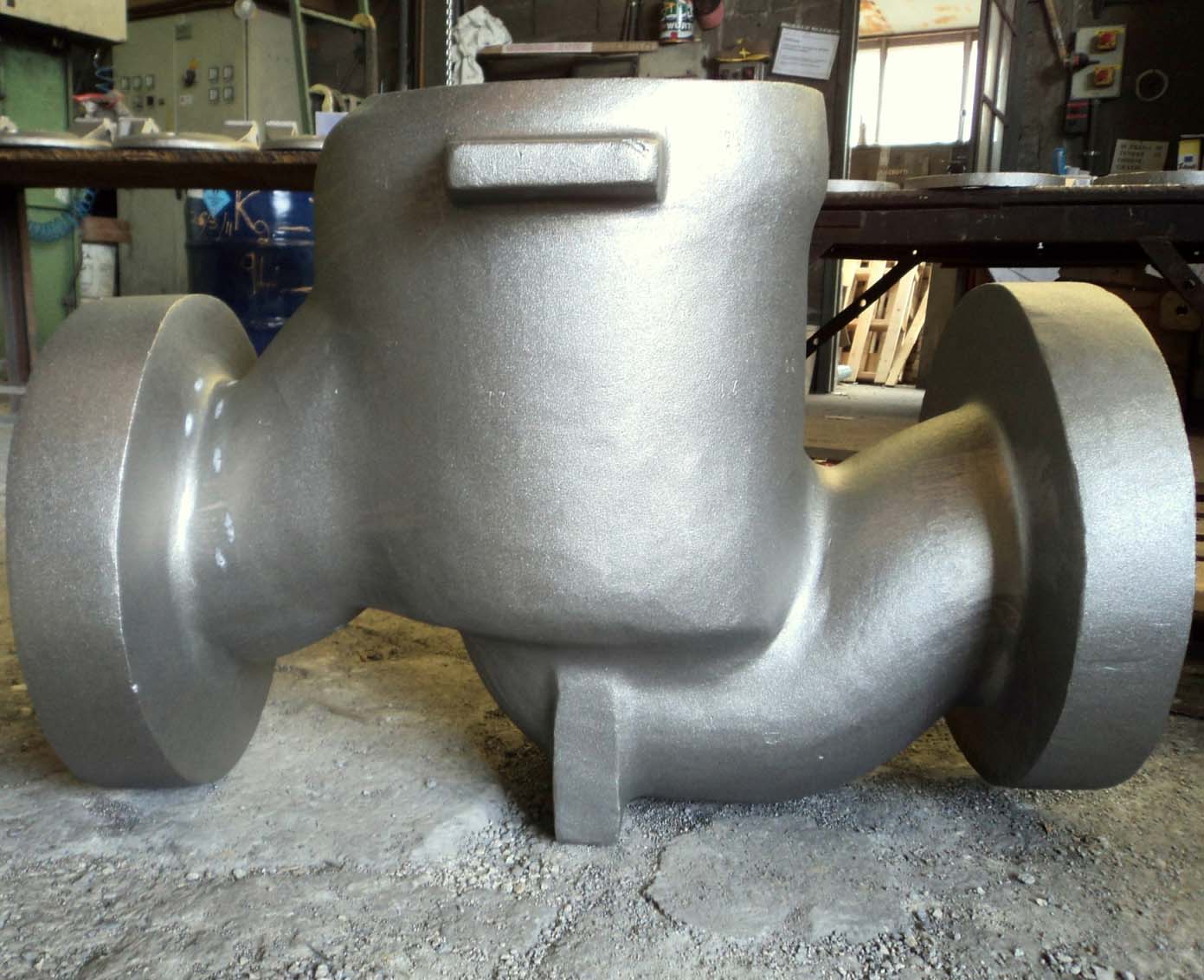 Big cast steel and alloy steel valve body